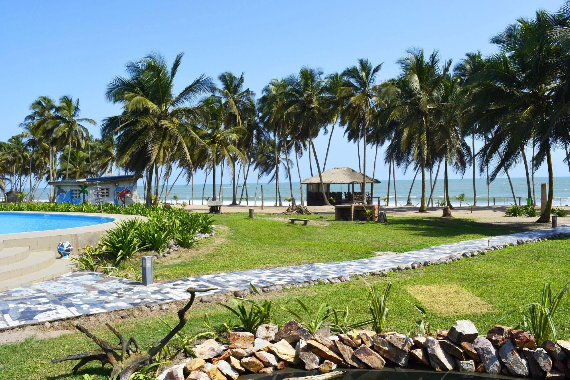 Blue Diamond Beach Resort Apam Ngoại thất bức ảnh